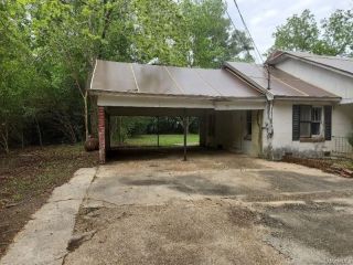 Foreclosed Home - 826 W BATEMAN AVE, 36375