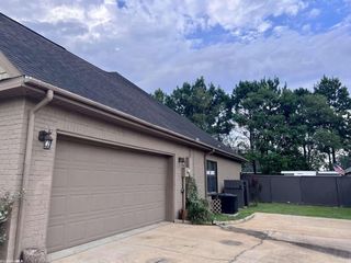 Foreclosed Home - 27711 ANNABELLE LN, 36526