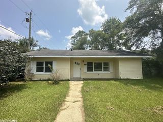 Foreclosed Home - 422 W ORANGE AVE, 36535