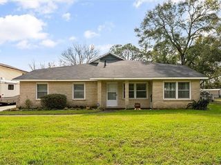Foreclosed Home - 1722 W DOG RIVER DR, 36605