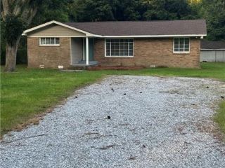 Foreclosed Home - 1805 NAVCO RD, 36605