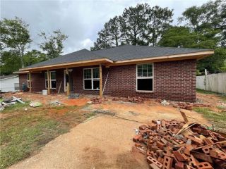 Foreclosed Home - 619 S UNIVERSITY BLVD, 36609