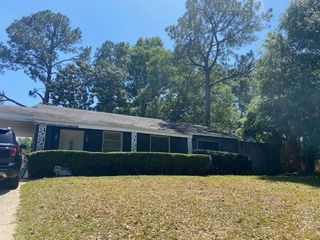 Foreclosed Home - 3951 GAYLARK RD N, 36609