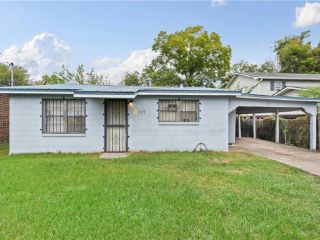 Foreclosed Home - 632 HALF AVE, 36610