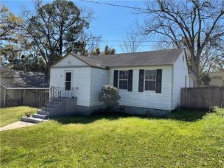 Foreclosed Home - 6 PINE ST, 36611
