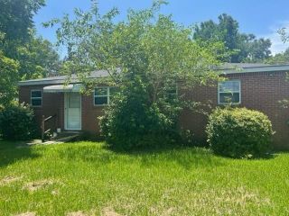Foreclosed Home - 164 8TH AVE, 36611