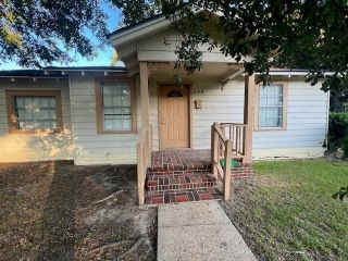 Foreclosed Home - 835 ELBA AVE, 36612