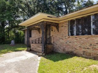 Foreclosed Home - 323 Saint Charles Ave, 36617