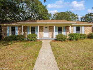 Foreclosed Home - 5324 FOREST OAKS DR S, 36618