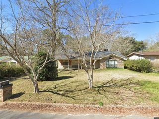 Foreclosed Home - 2404 PAVAN DR, 36693