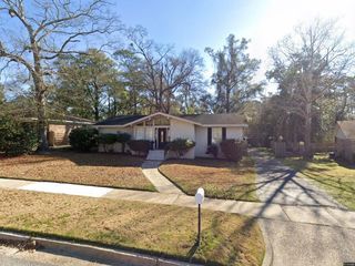 Foreclosed Home - 2707 WOODCLIFF DR E, 36693
