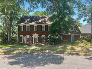 Foreclosed Home - 2212 CHARINGWOOD DR W, 36695