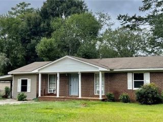 Foreclosed Home - 302 HALL AVE, 36804
