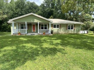 Foreclosed Home - 4075 US HIGHWAY 29, 36854