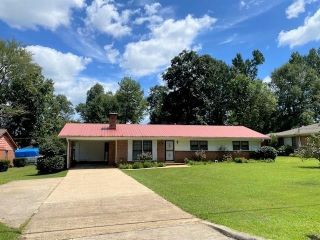 Foreclosed Home - 2404 19TH AVE, 36854