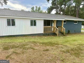 Foreclosed Home - 1402 30TH ST, 36854