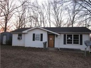 Foreclosed Home - 200 BREEZE INN RD, 37031