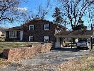 Foreclosed Home - 422 PETERSON LN, 37040