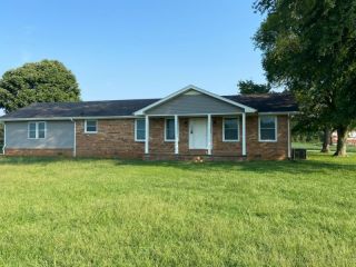 Foreclosed Home - 801 WEBB RD, 37040