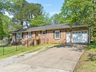 Foreclosed Home - 945 SWIFT DR, 37040