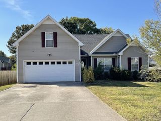Foreclosed Home - 4008 CHALLIS DR, 37040