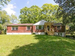 Foreclosed Home - 549 BEECHWOOD DR, 37040