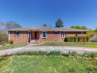 Foreclosed Home - 107 HAWKINS RD, 37040