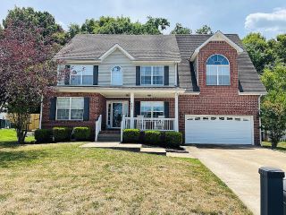 Foreclosed Home - 462 WINDING BLUFF WAY, 37040