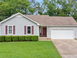Foreclosed Home - 1020 WATERFORD CT, 37040
