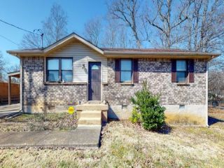 Foreclosed Home - 414 N MAGNOLIA DR, 37042