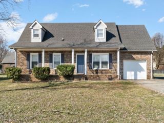 Foreclosed Home - 1214 WOODBRIDGE DR, 37042