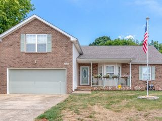 Foreclosed Home - 3528 CLEARWATER DR, 37042