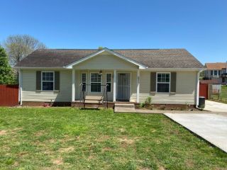 Foreclosed Home - 231 TOBACCO RD, 37042