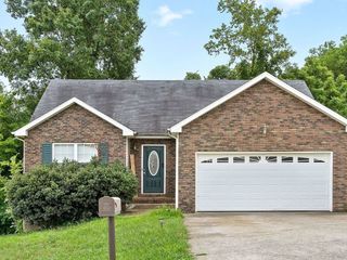 Foreclosed Home - 3156 BROOK HILL DR, 37042