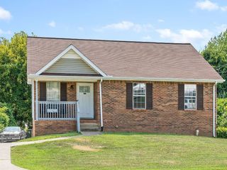 Foreclosed Home - 101 WHITEHALL DR, 37042