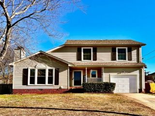 Foreclosed Home - 1203 PARKVIEW DR, 37042