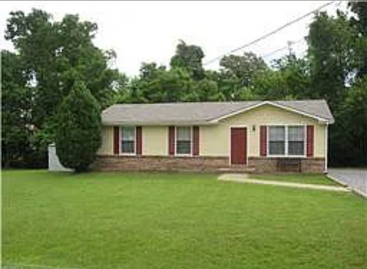 Foreclosed Home - 389 LILLIE BELLE LN, 37042