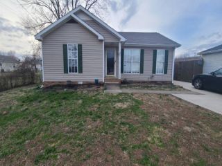 Foreclosed Home - 560 ANITA DR, 37042