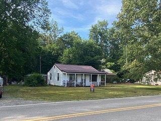 Foreclosed Home - 1595 OLD DOVER RD, 37042
