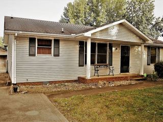 Foreclosed Home - 557 DANIELLE DR, 37042