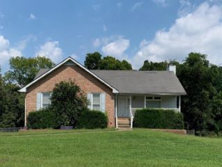 Foreclosed Home - 1703 BROADRIPPLE DR, 37042