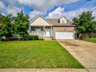 Foreclosed Home - 1565 BUCHANON DR, 37042