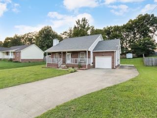 Foreclosed Home - 2659 MARYMONT DR, 37042