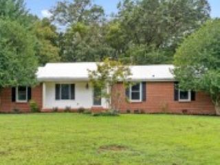 Foreclosed Home - 129 JAMES DR, 37042