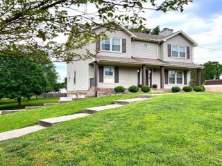 Foreclosed Home - 3478 BROOKFIELD DR, 37043