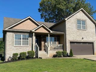 Foreclosed Home - 301 IVY BEND CIR, 37043