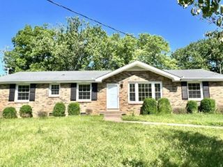 Foreclosed Home - 155 W REGENT DR, 37043