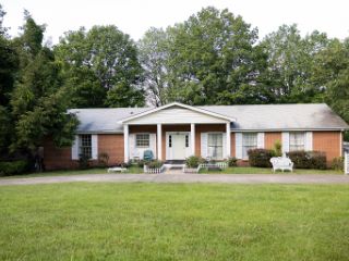 Foreclosed Home - 224 NORMA CT, 37043