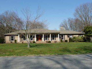 Foreclosed Home - 2200 CREEKSIDE CT, 37064