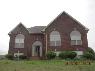 Foreclosed Home - 106 WYNLANDS CIR, 37072